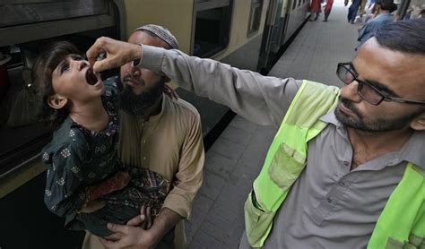 Pakistan officials consider a new way to boost polio vaccination: prison